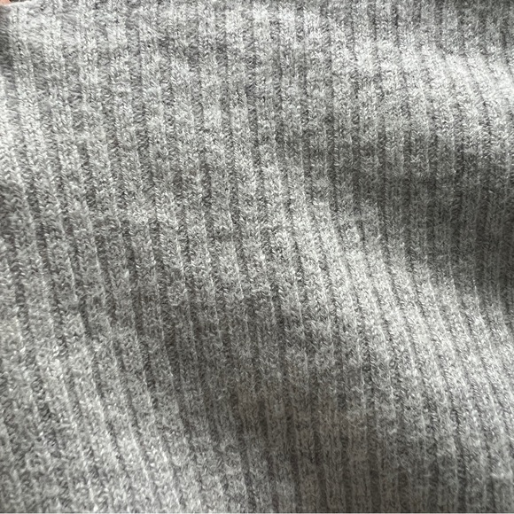 Babaton wool blend sweater in heather gray in size US XS - Picture 8 of 8